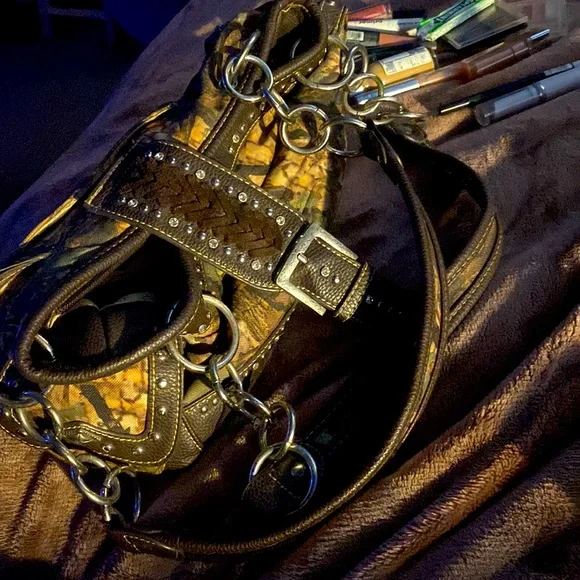 Women's Camo-Accent Shoulder Bag -Montana West - Picture 3 of 3